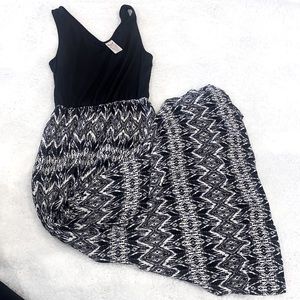 M Black/White Maxi Dress